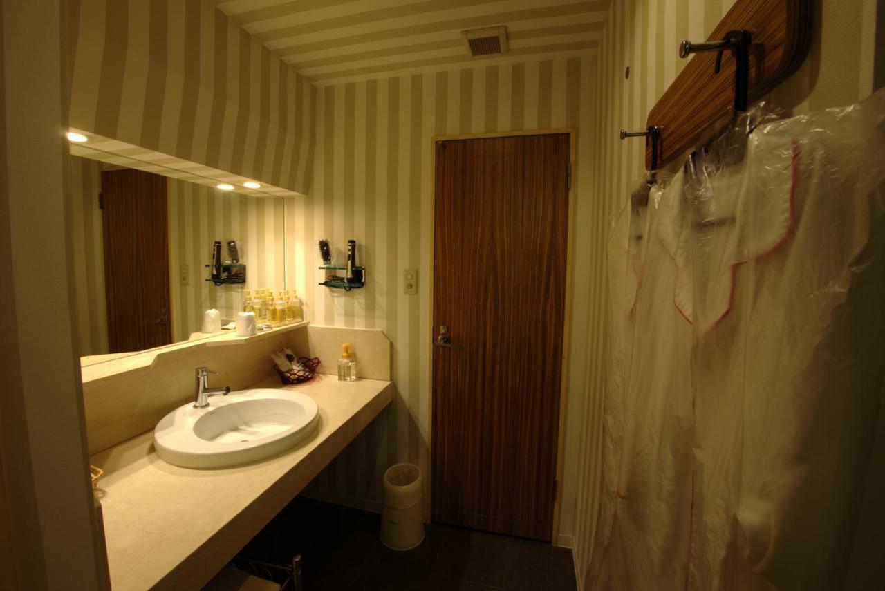 Hotel Allure (Adults Only) Наґоя Екстер'єр фото