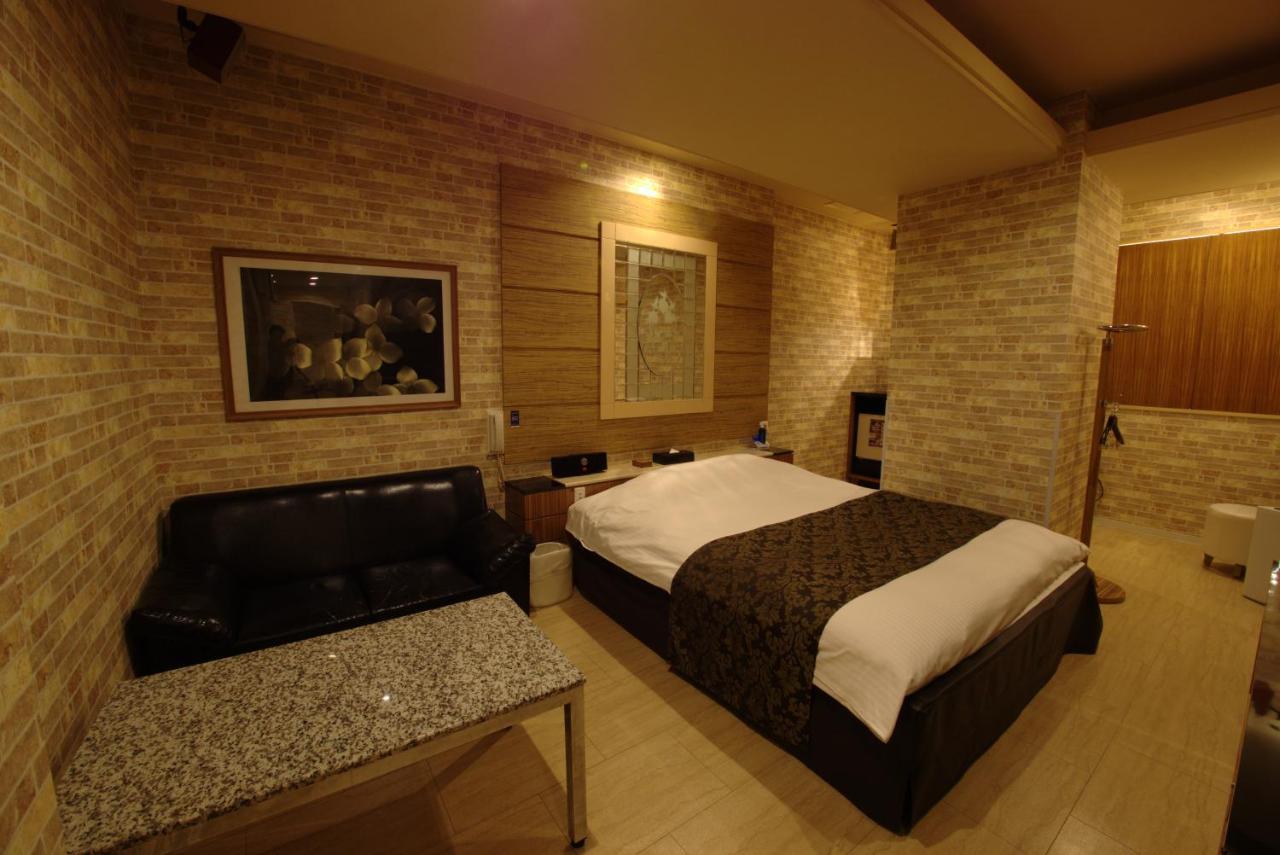 Hotel Allure (Adults Only) Наґоя Екстер'єр фото