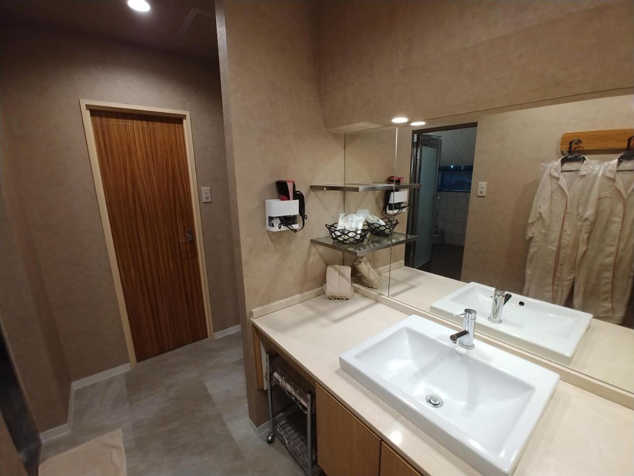 Hotel Allure (Adults Only) Наґоя Екстер'єр фото